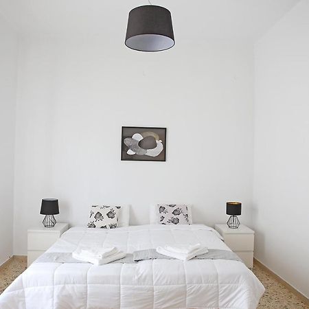 Renata Room By The Sea Near Airport Loútsa Exterior foto