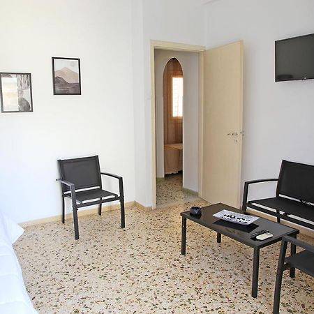 Renata Room By The Sea Near Airport Loútsa Exterior foto