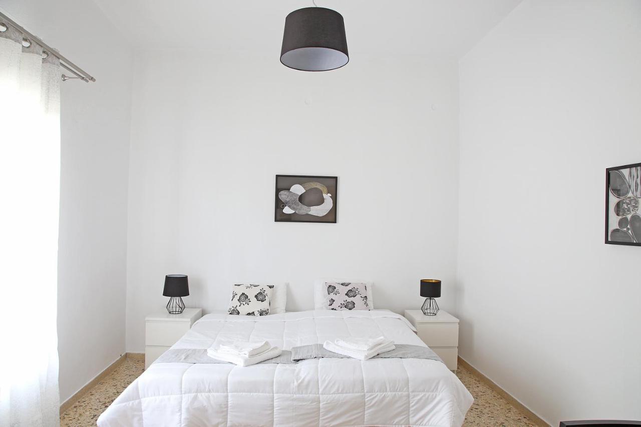 Renata Room By The Sea Near Airport Loútsa Exterior foto