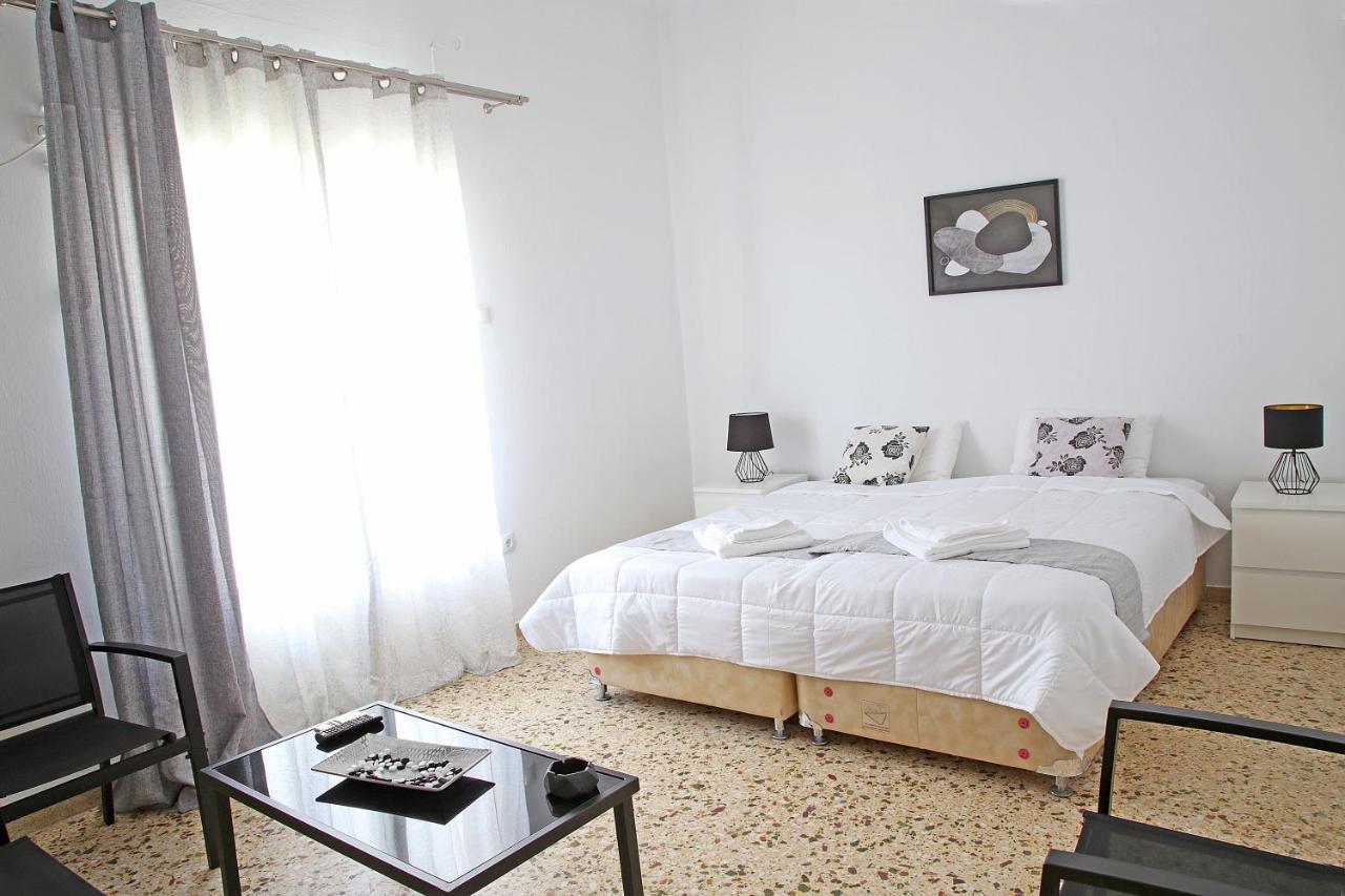 Renata Room By The Sea Near Airport Loútsa Exterior foto