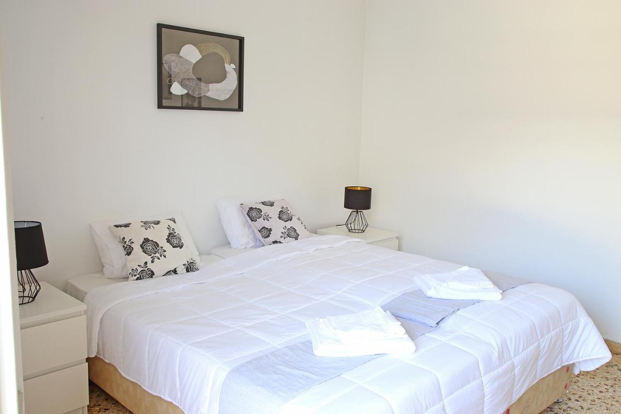 Renata Room By The Sea Near Airport Loútsa Exterior foto